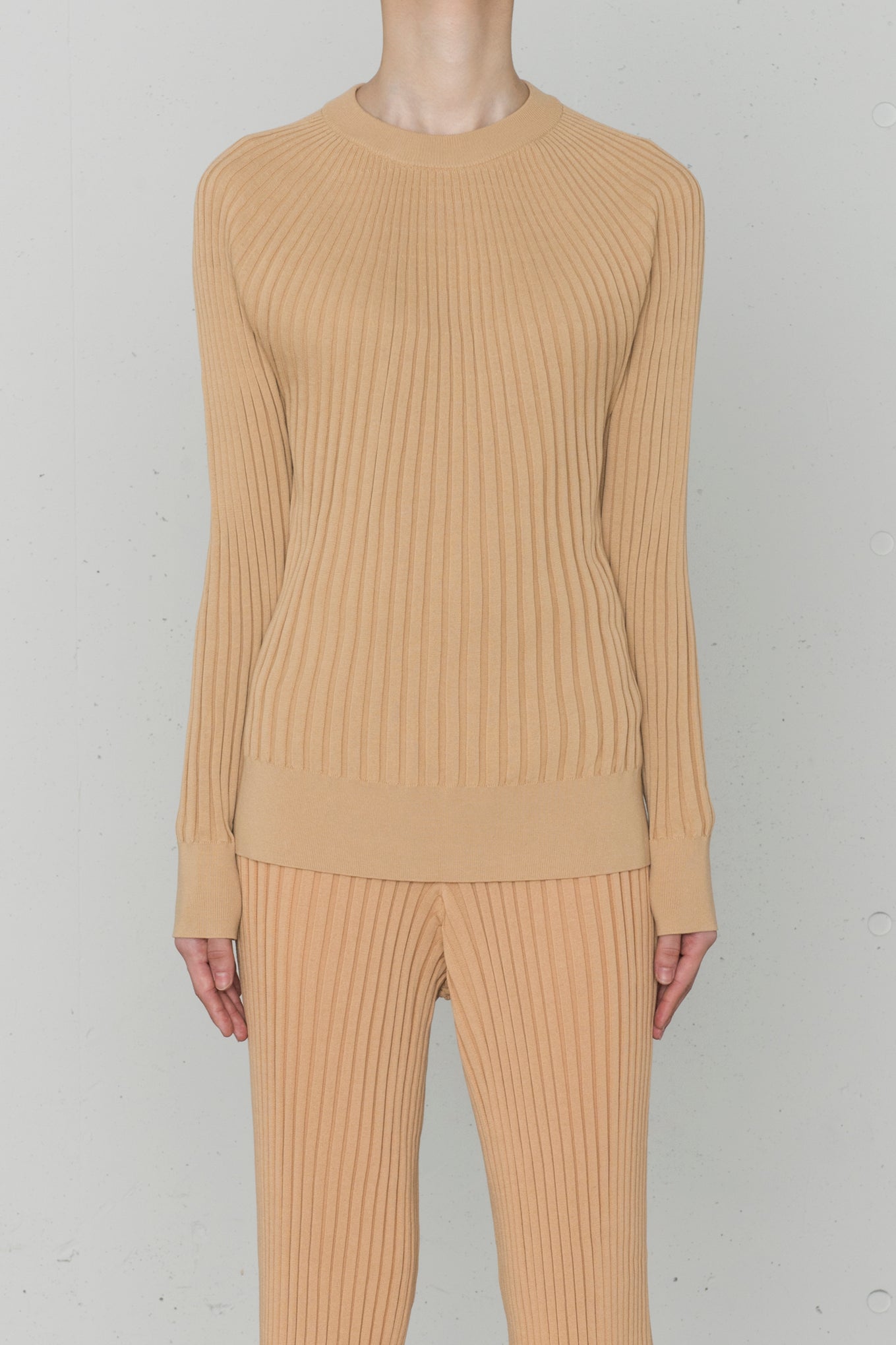 WIDE RIBBED SWEATER