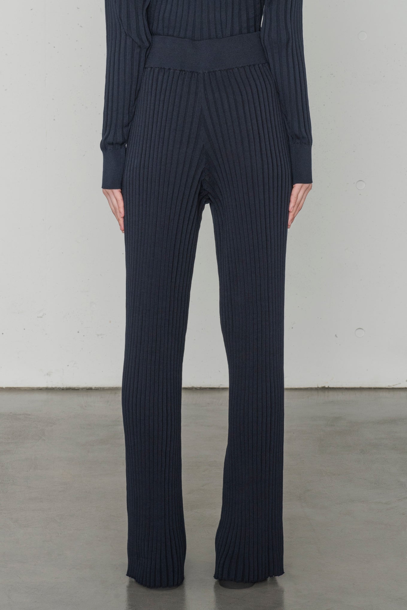 WIDE RIBBED SWEATER PANTS