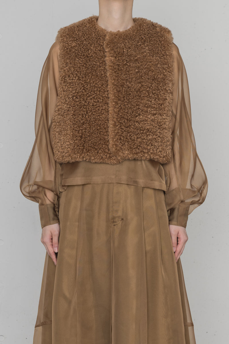 FAUX SHEARLING CROPPED VEST – HYKE ONLINE STORE