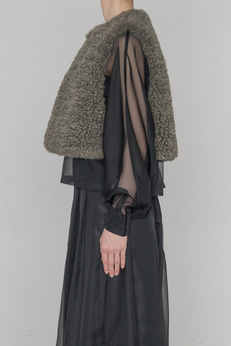 ジャケット・アウター HYKE 24AW FAUX SHERLING CROPPED VEST HYKE HYKE(ハイク) 24AW FAUX SHEARLING CROPPED VEST