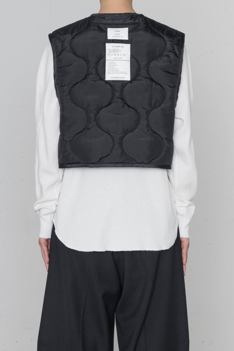 QUILTED CROPPED VEST – HYKE ONLINE STORE