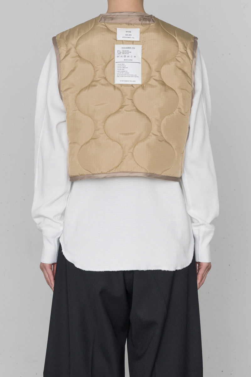 QUILTED CROPPED VEST – HYKE ONLINE STORE
