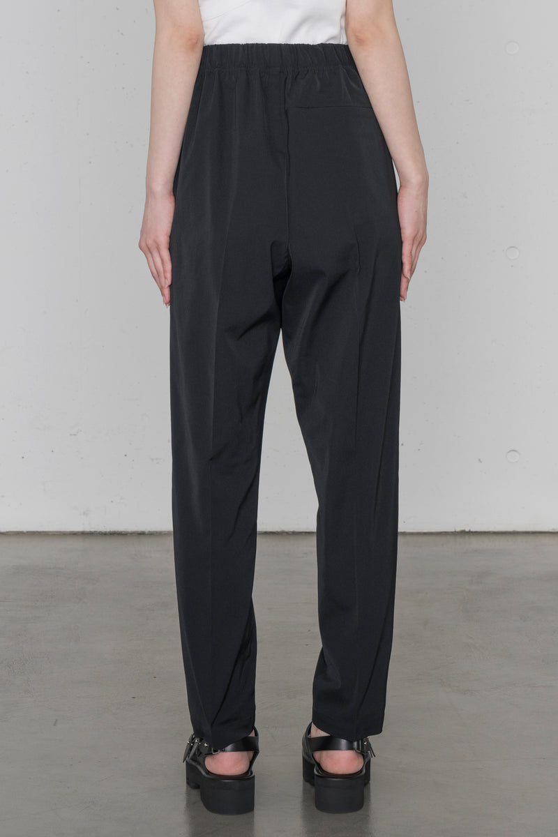 <値下げ!!> HYKE 今期TASLAN TWILL TOPブラック HYKE] ハイク TASLAN TWILL SLEEVELESS TOP (BLACK)