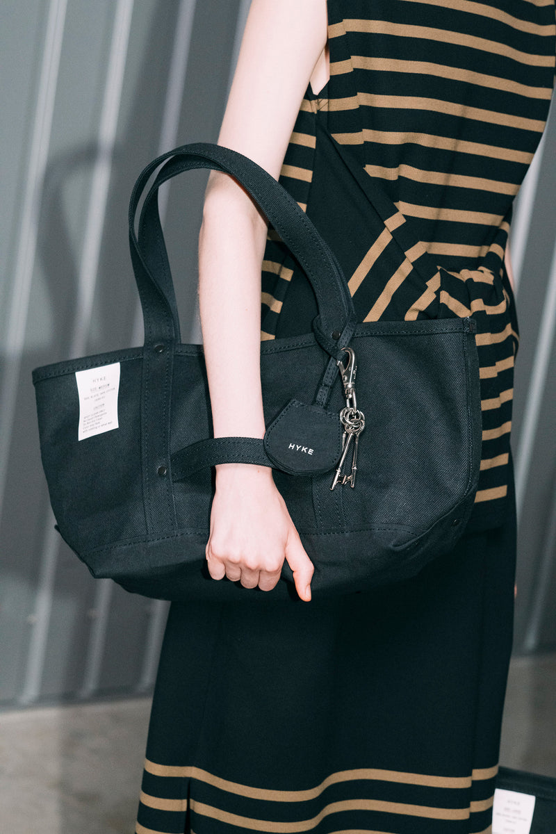 TOTE BAG(MEDIUM) – HYKE ONLINE STORE