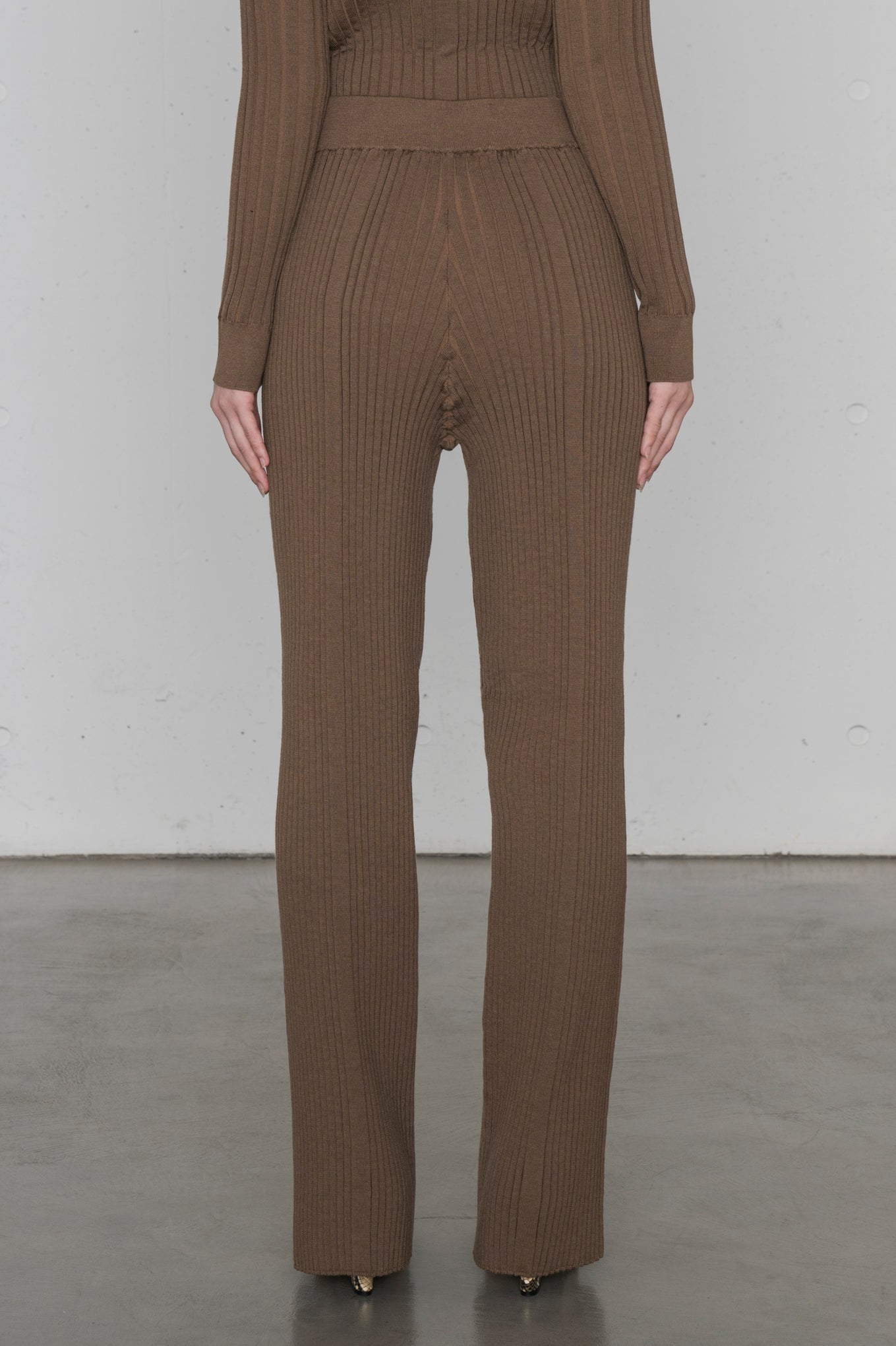 WIDE RIBBED SWEATER PANTS