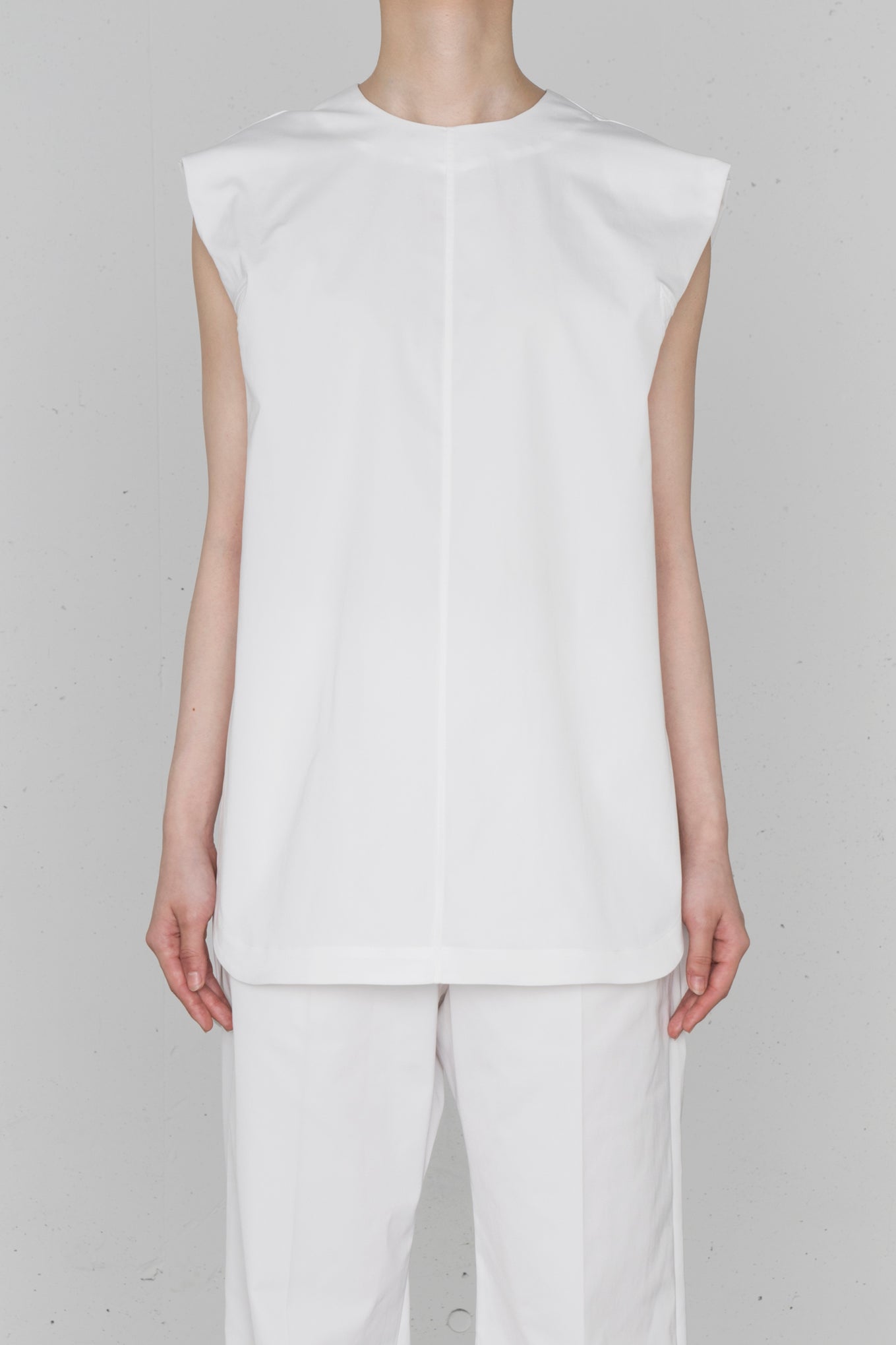 TASLAN TWILL SLEEVELESS TOP