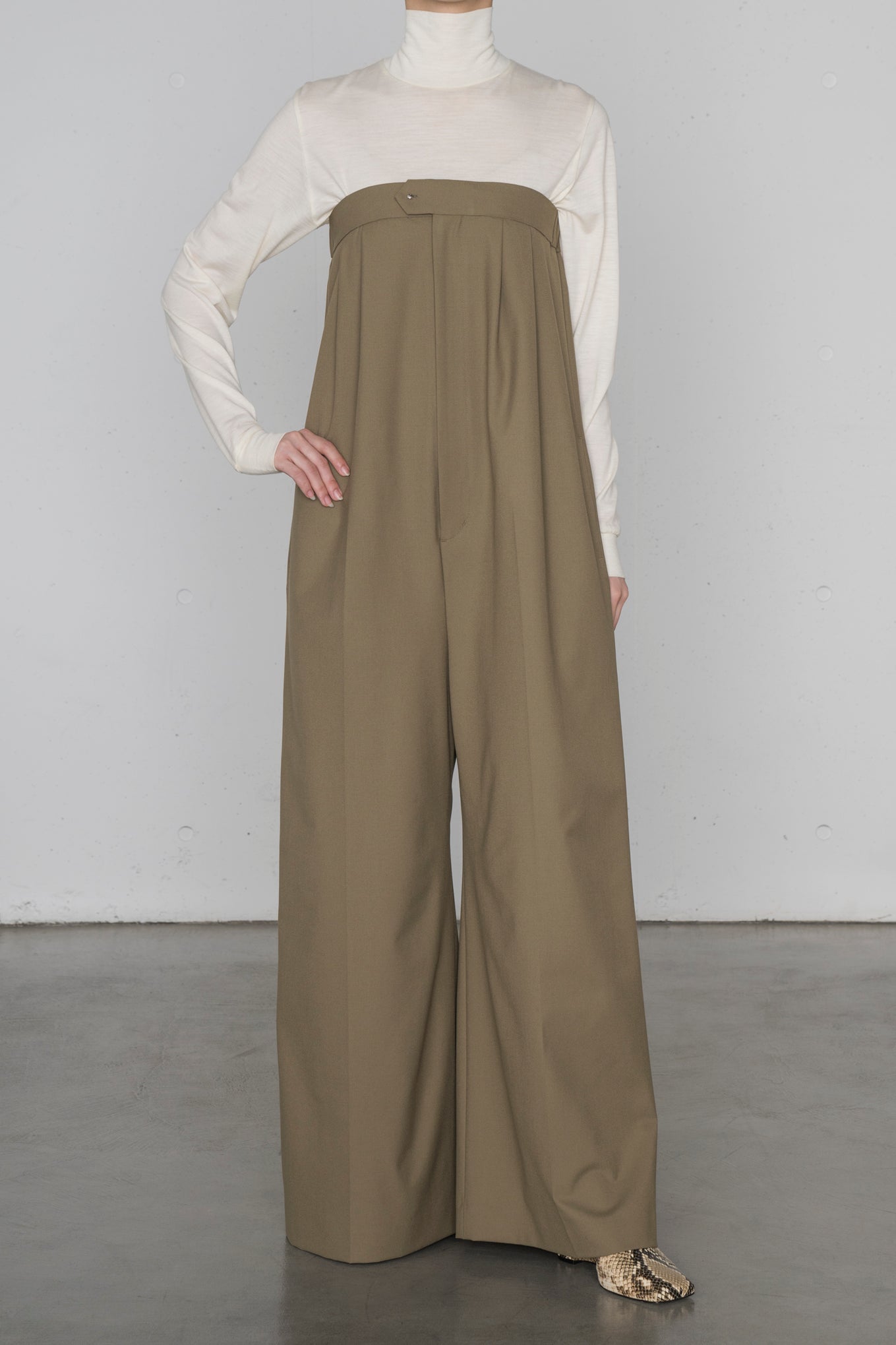 P/R STRETCH STRAPLESS JUMPSUIT