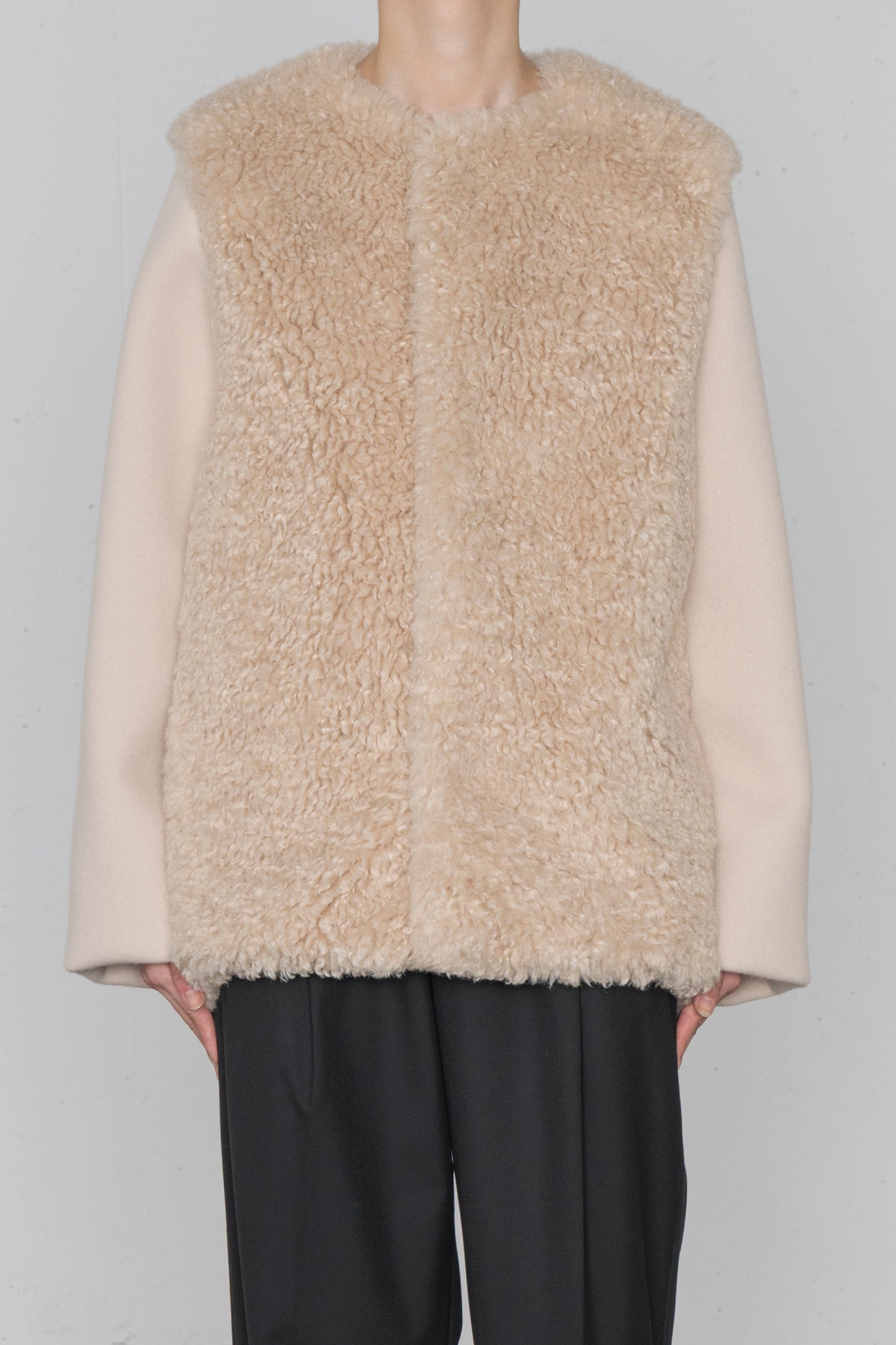 HYKE FAUX SHEARLING MA-1 JACKET クリーム 青白い 1 HYKE FAUX SHEARLING MA-1 JACKET クリーム 青白い 1