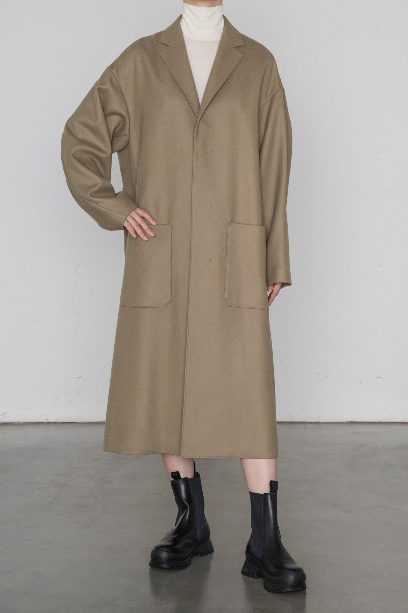 WOOL SHOP COAT