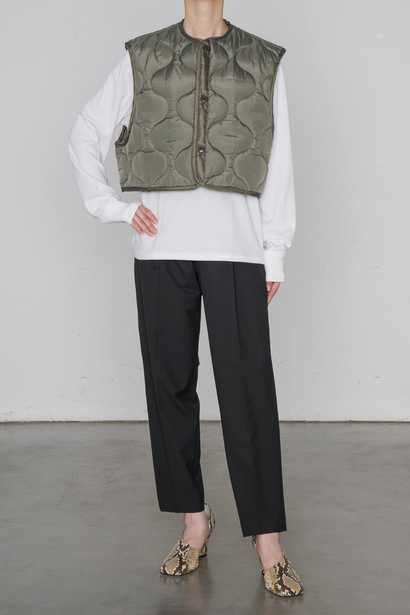 QUILTED CROPPED VEST – HYKE ONLINE STORE