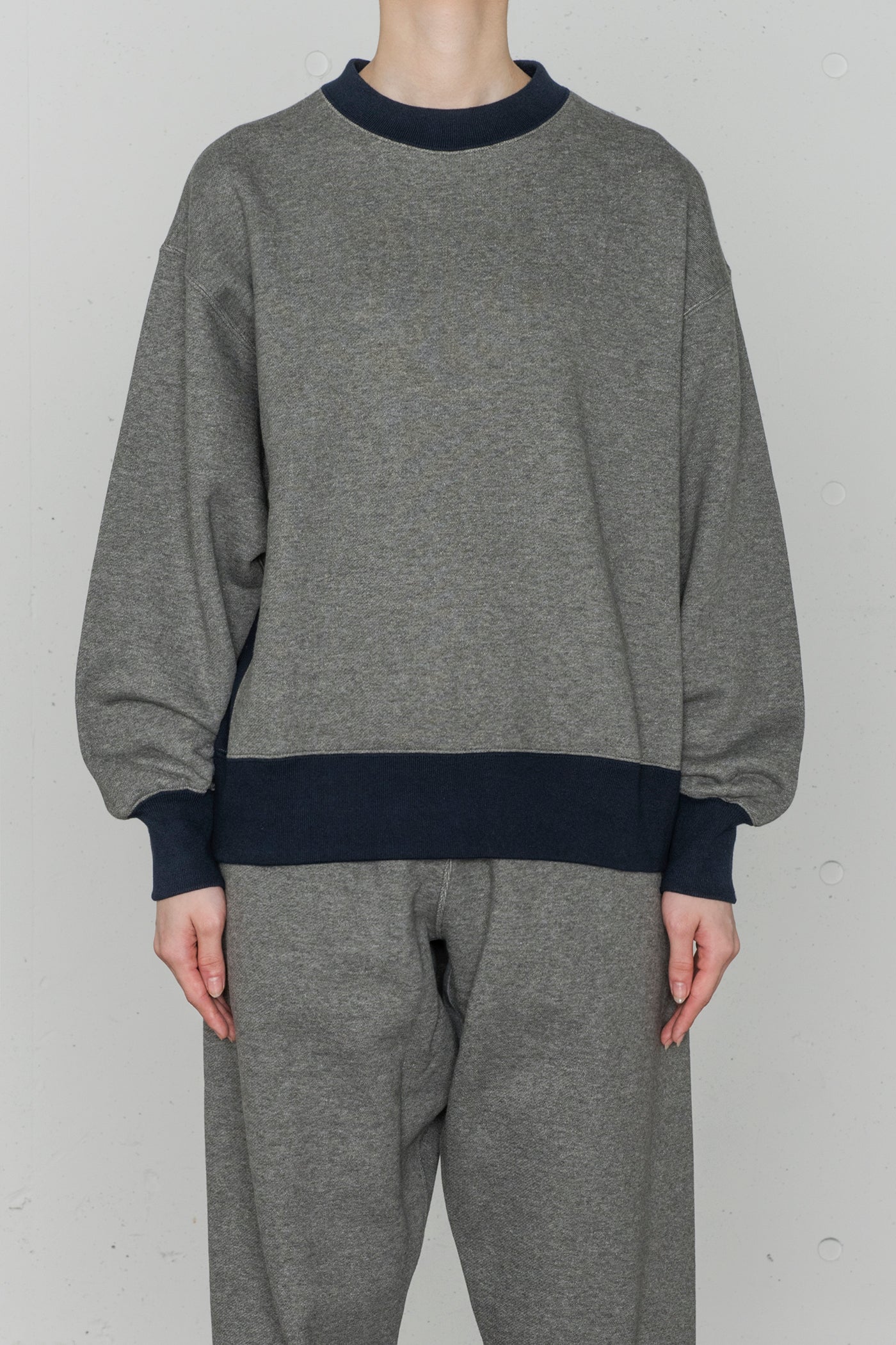 SWEAT SHIRT – HYKE ONLINE STORE