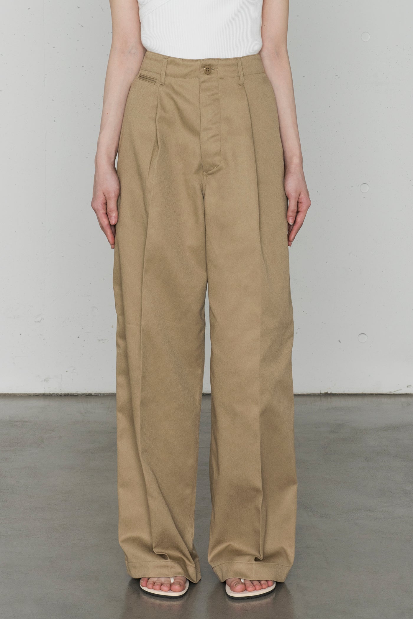 T/C TWILL ARMY WIDE LEG CHINOS – HYKE ONLINE STORE