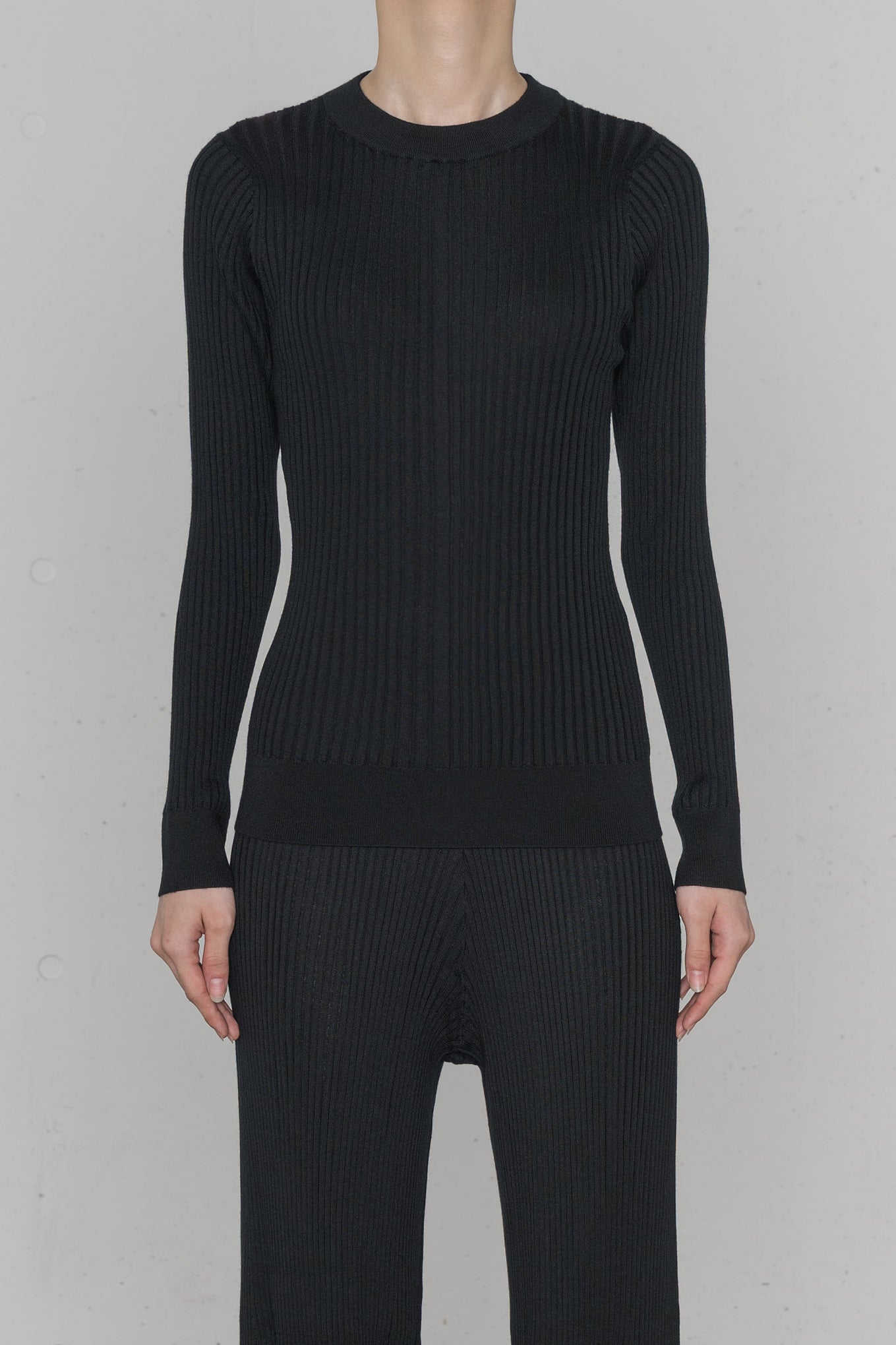 WIDE RIBBED SWEATER