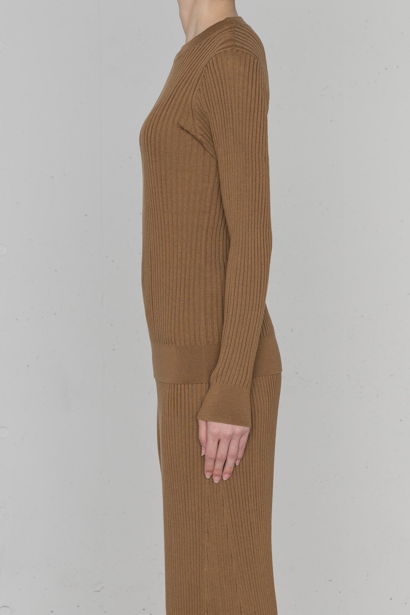 WIDE RIBBED SWEATER