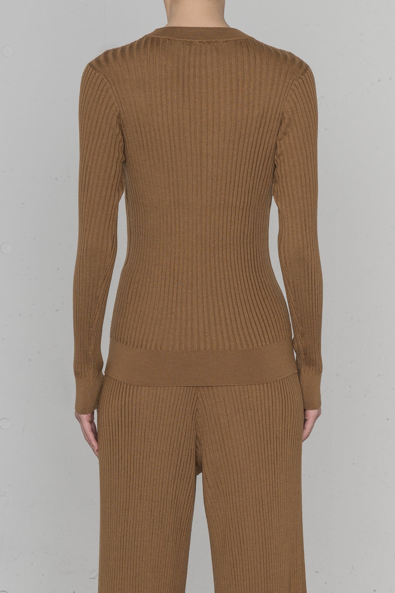 WIDE RIBBED SWEATER