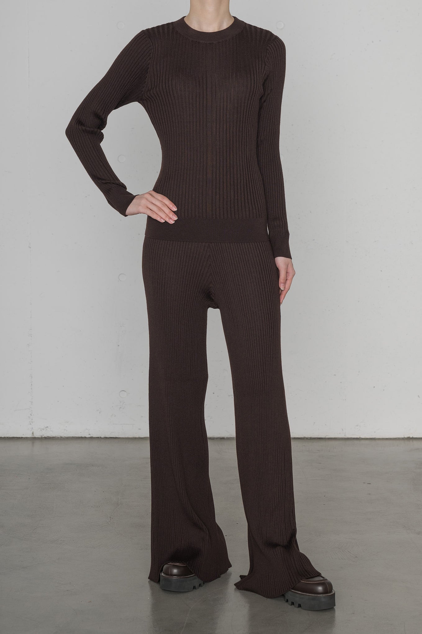 WIDE RIBBED SWEATER