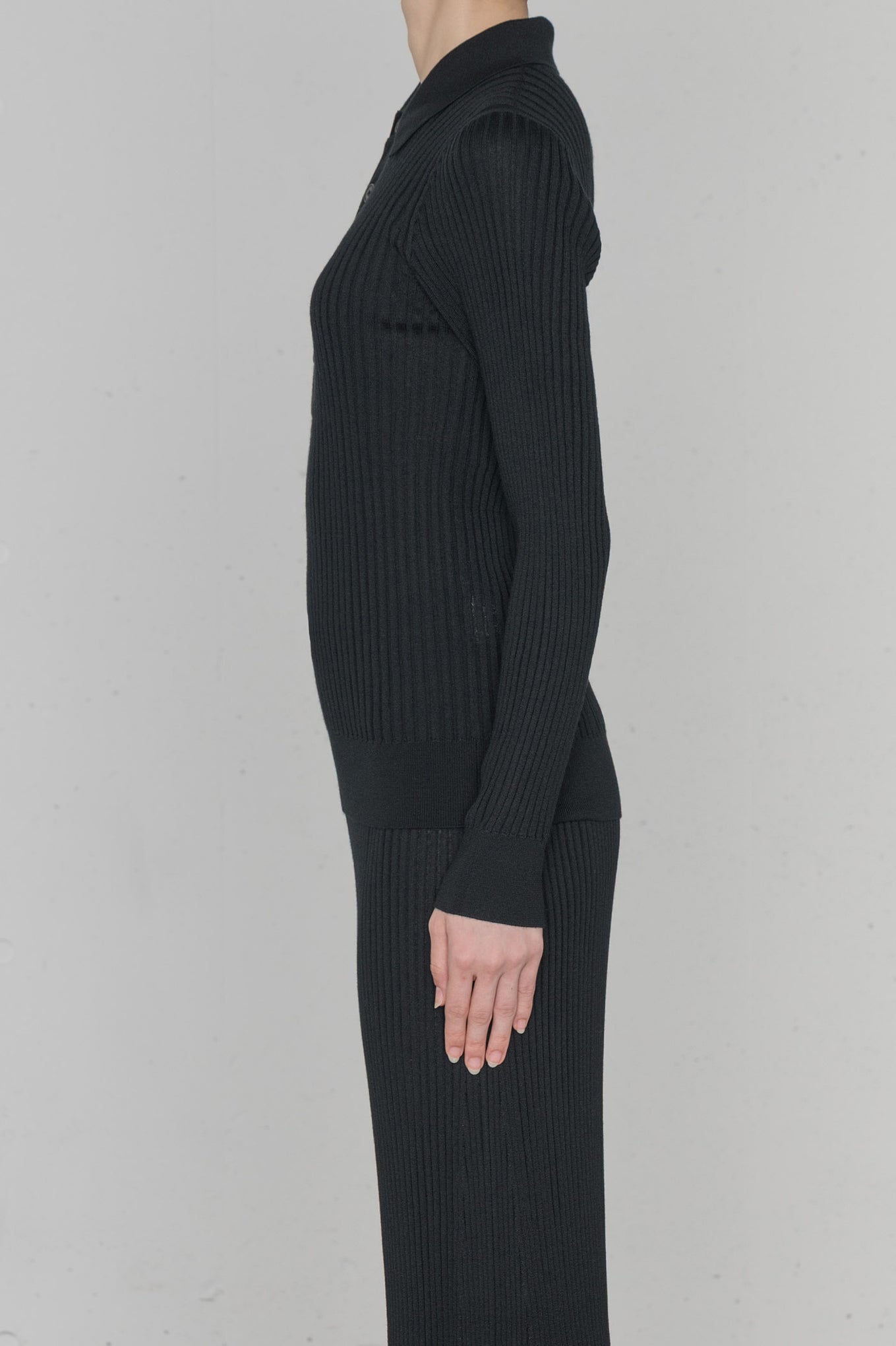 WIDE RIBBED POLO SWEATER