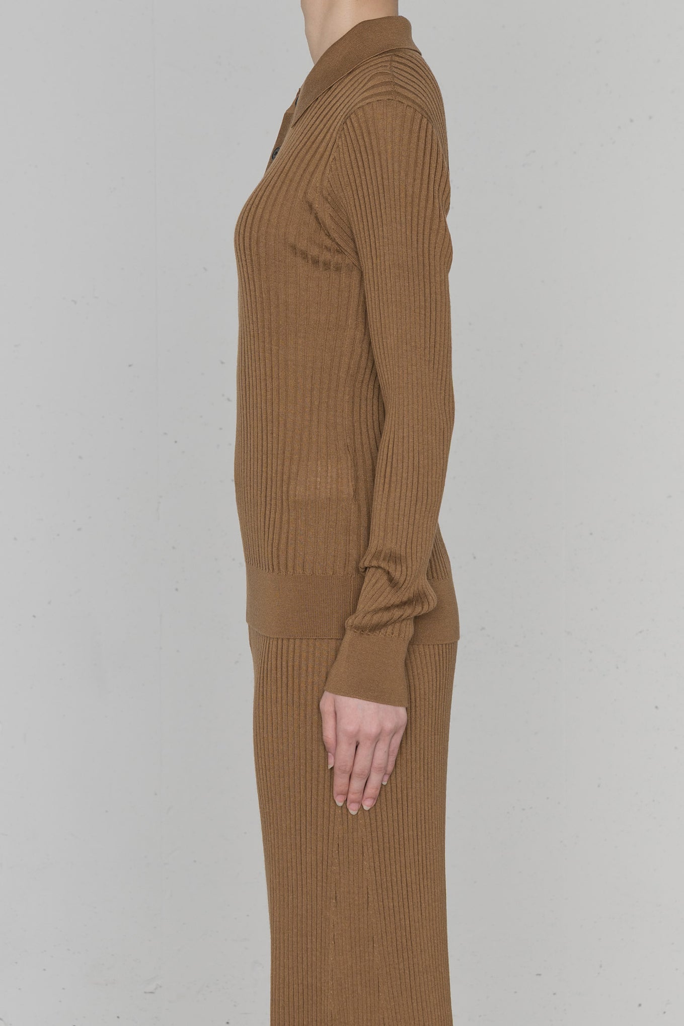 WIDE RIBBED POLO SWEATER