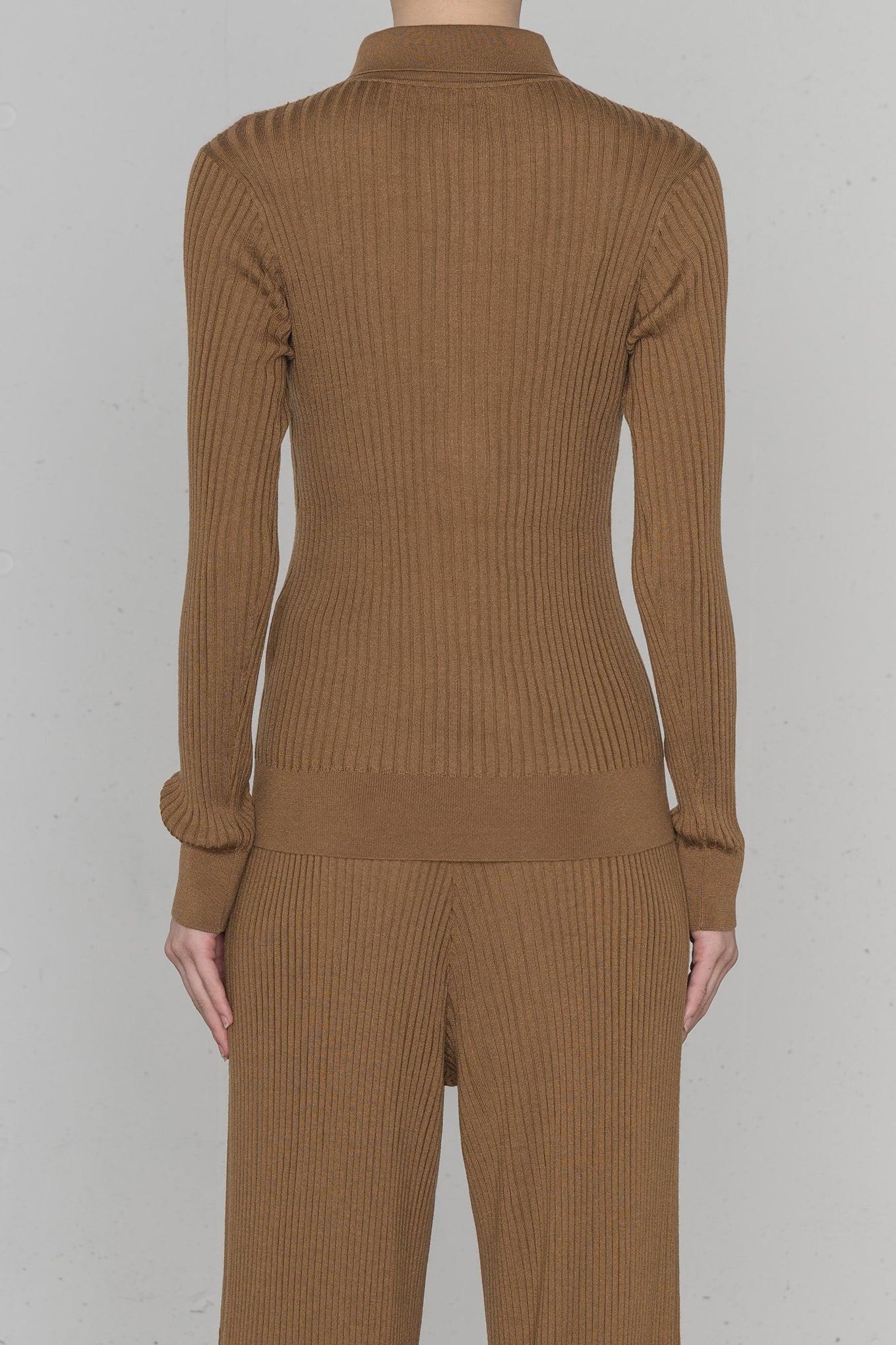WIDE RIBBED POLO SWEATER