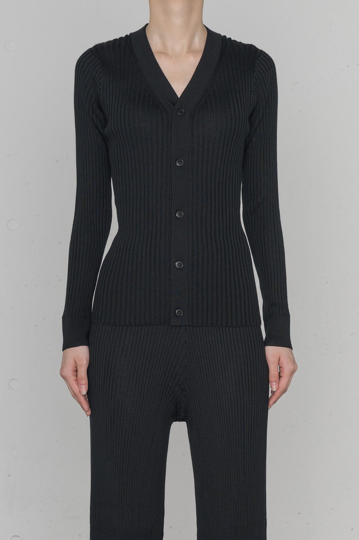 WIDE RIBBED CARDIGAN