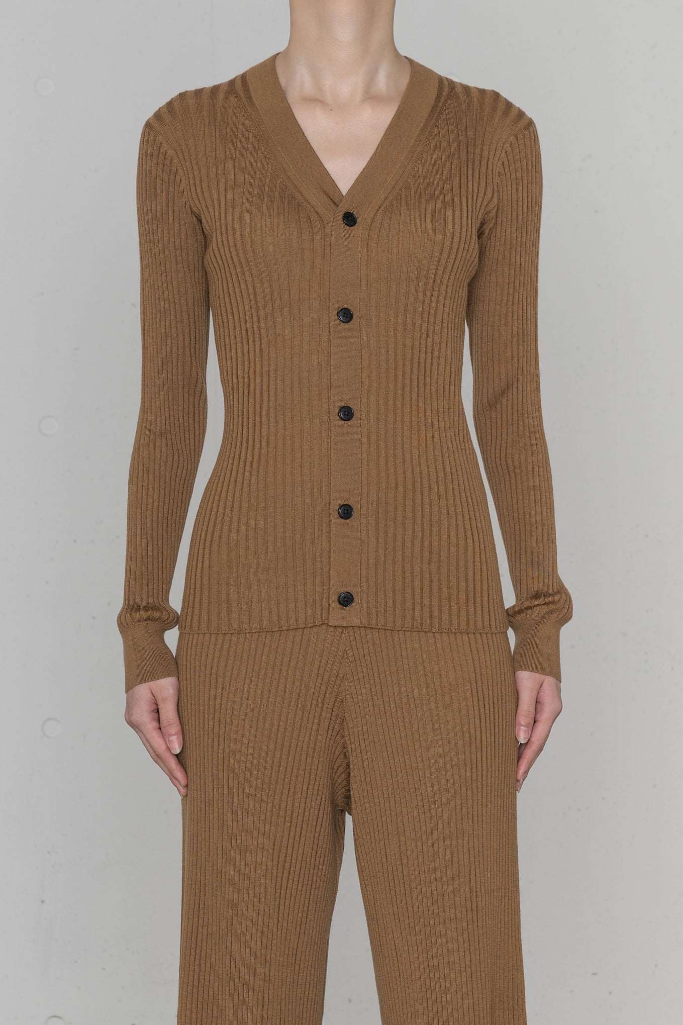 WIDE RIBBED CARDIGAN
