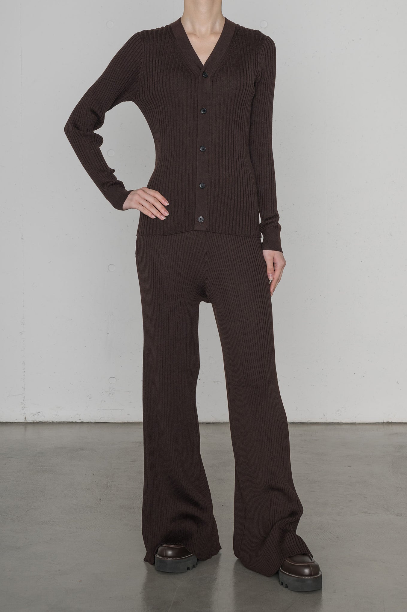 WIDE RIBBED CARDIGAN