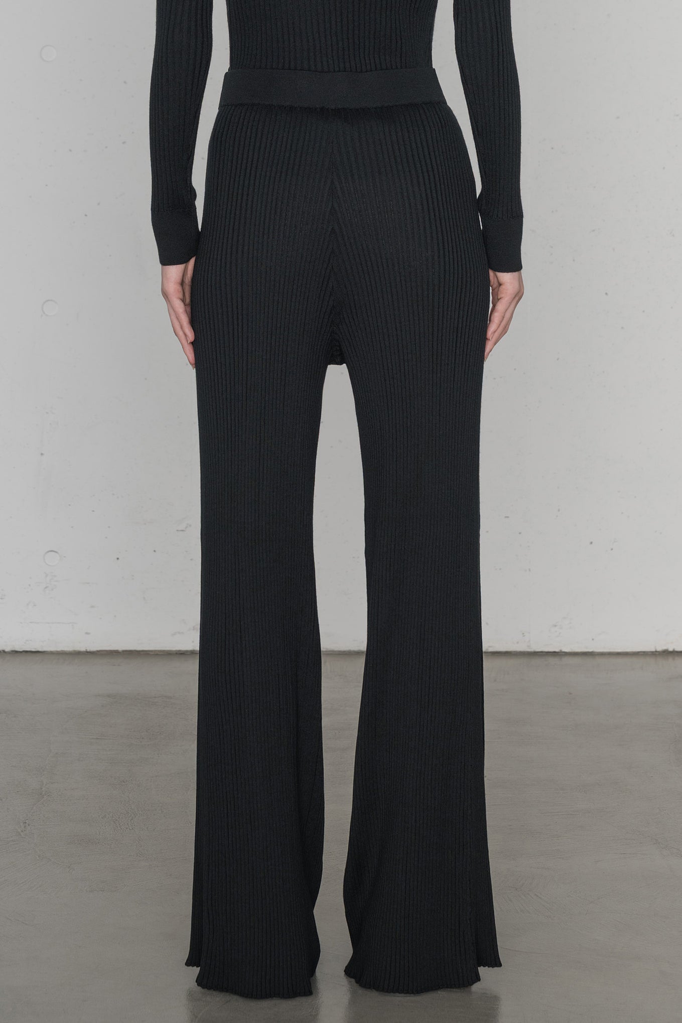 WIDE RIBBED PANTS