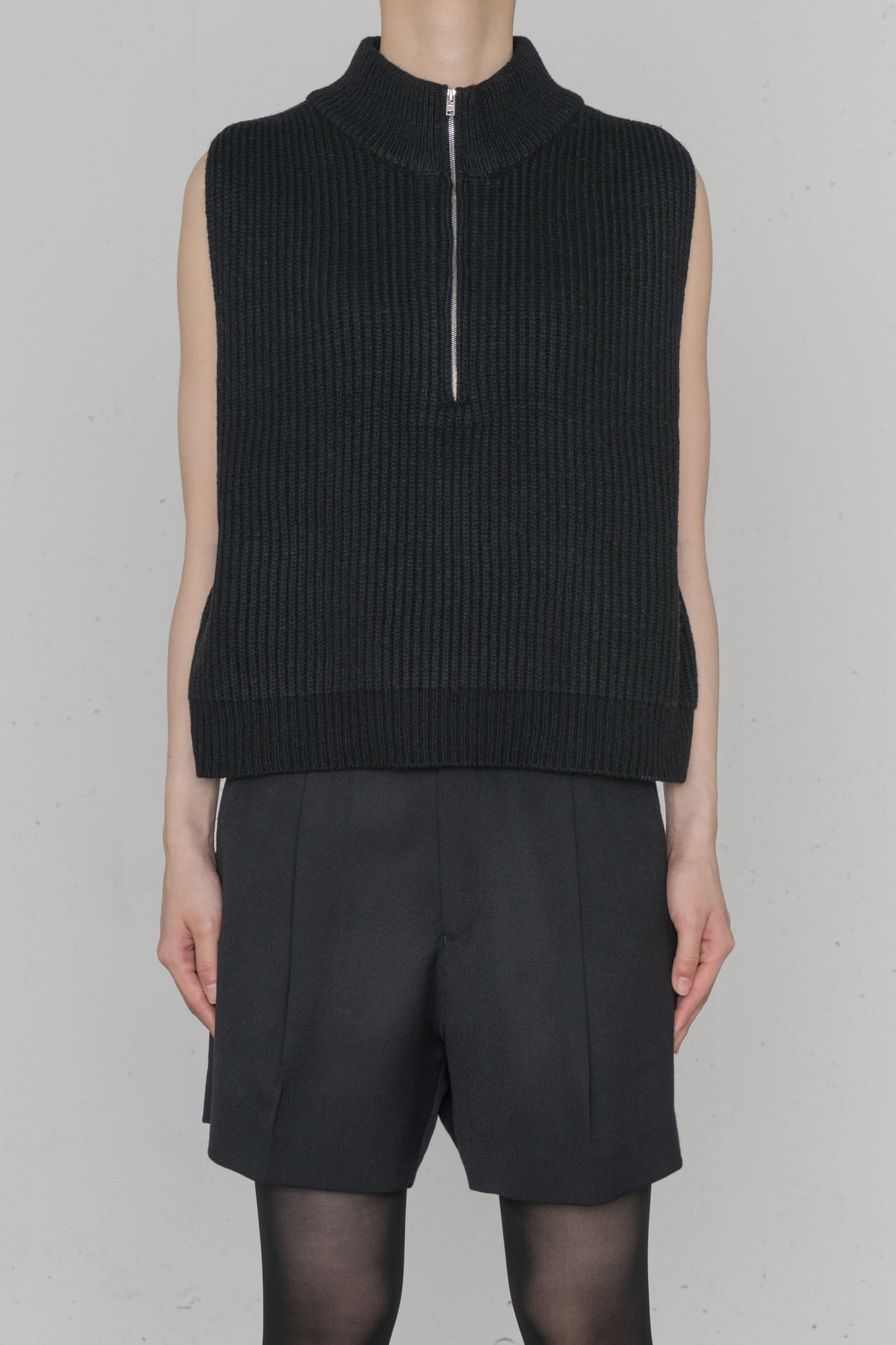 RIBBED KNIT WOOL VEST