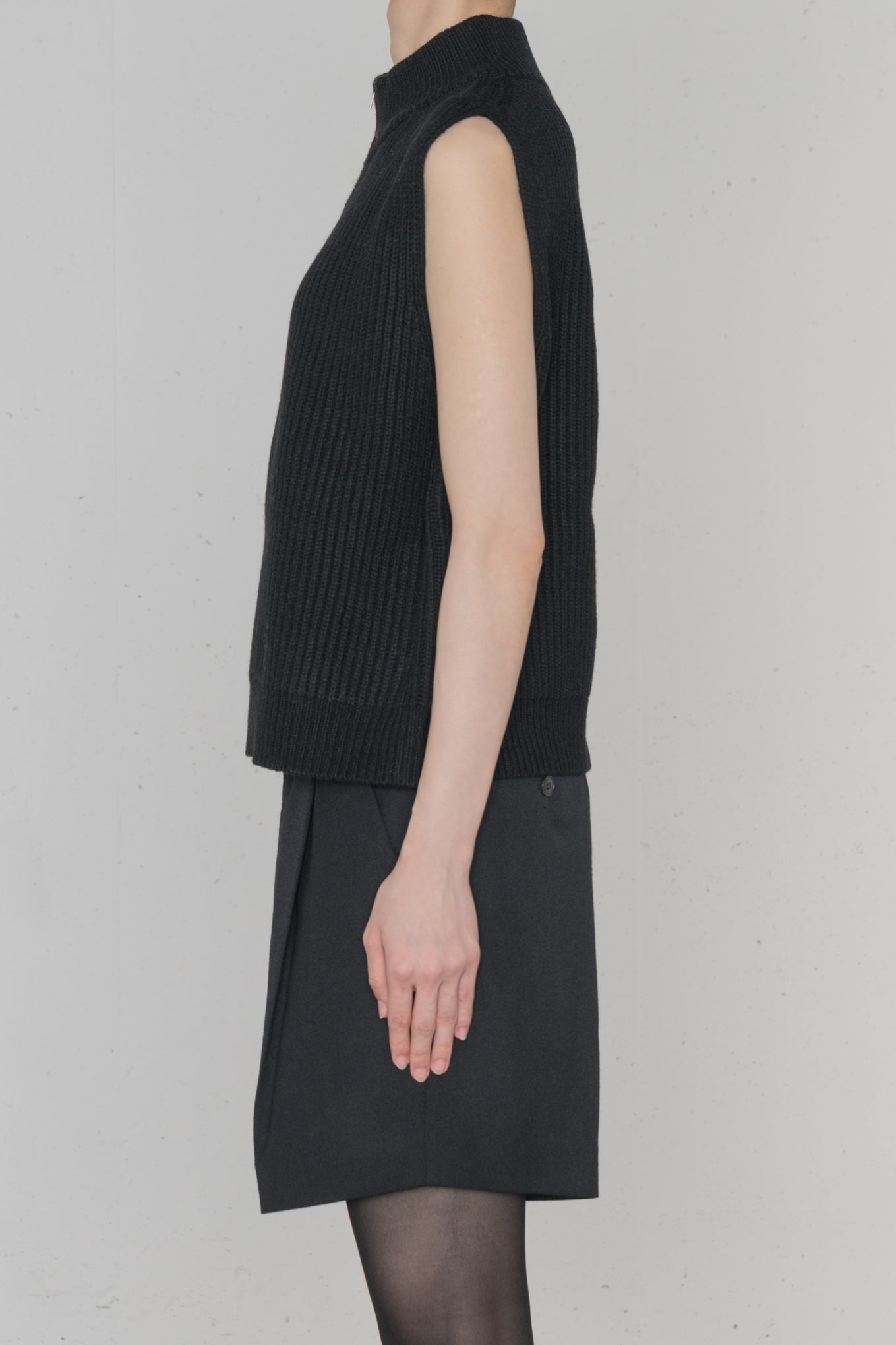 RIBBED KNIT WOOL VEST