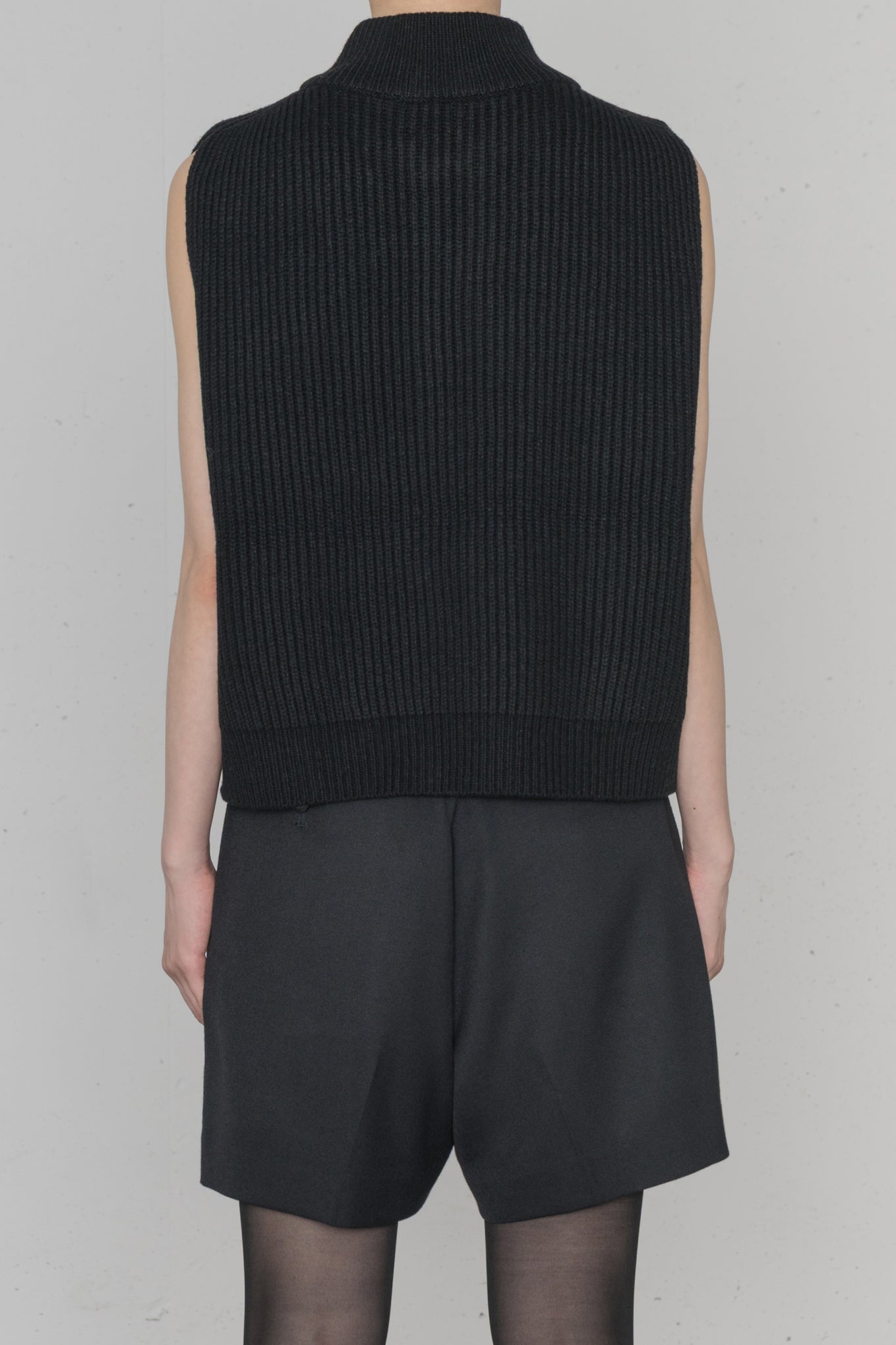 RIBBED KNIT WOOL VEST