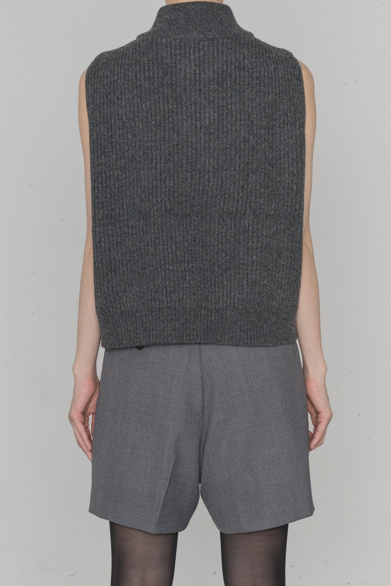 RIBBED KNIT WOOL VEST