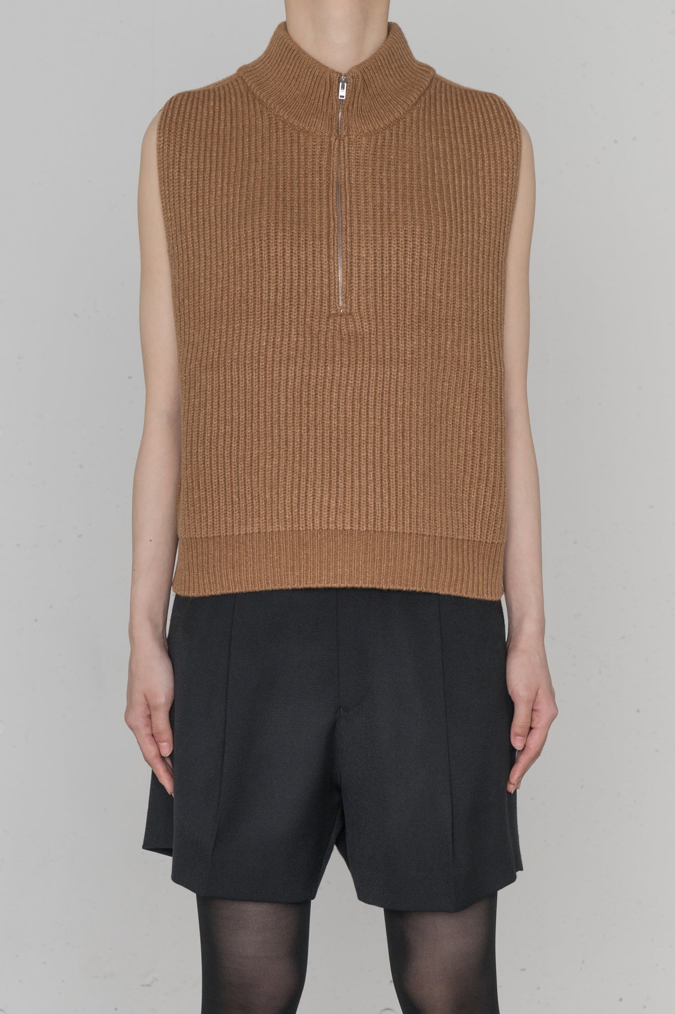 RIBBED KNIT WOOL VEST