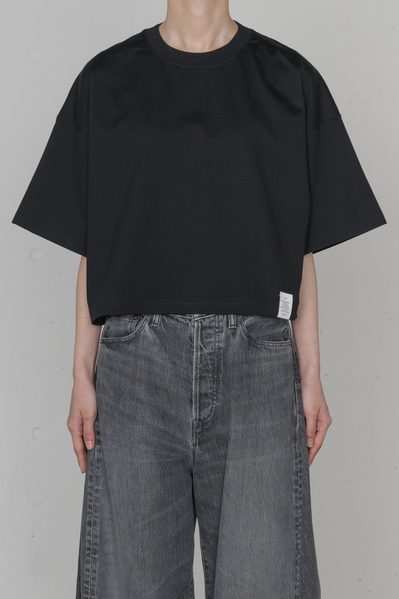 【HYKE】CROPPED SHORT-SLV TEE CROPPED SHORT-SLV TEE-クロップショートスリーブTシャツ-HYKE