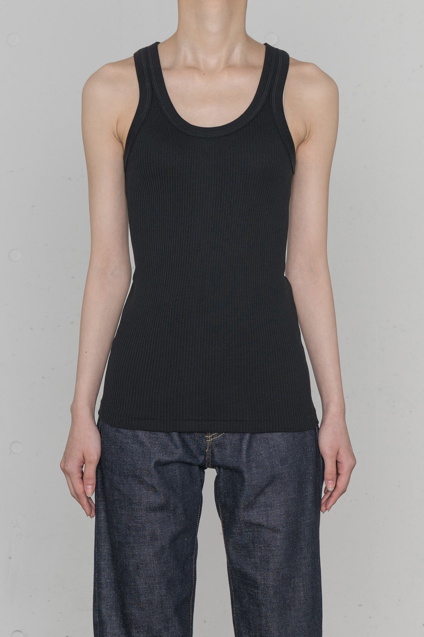 HYKE ハイク　DOUBLE SHOULDER TANK TOP ブラック DOUBLE SHOULDER TANK TOP – HYKE ONLINE STORE