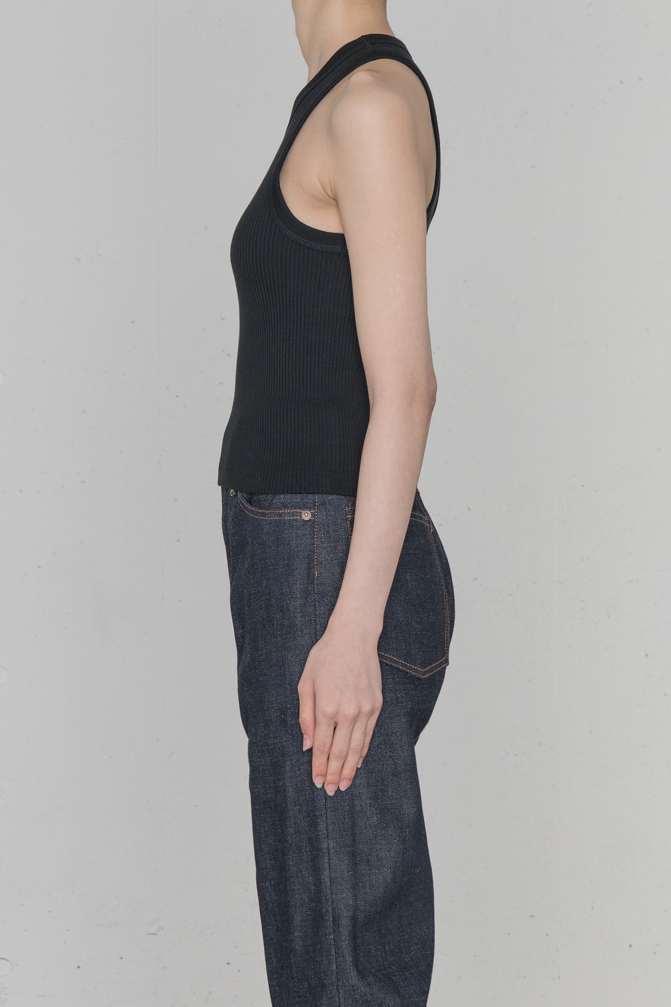 CROPPED TANK TOP