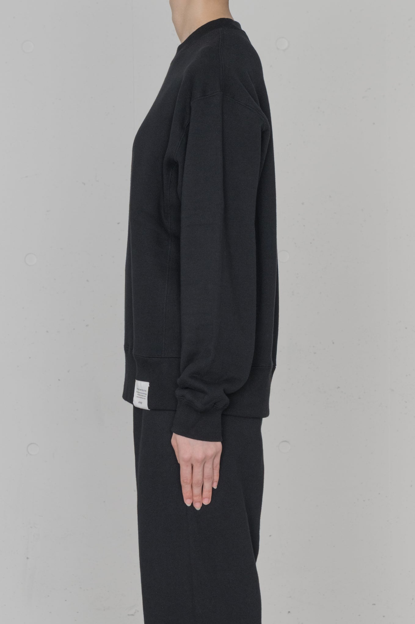 SWEAT SHIRT