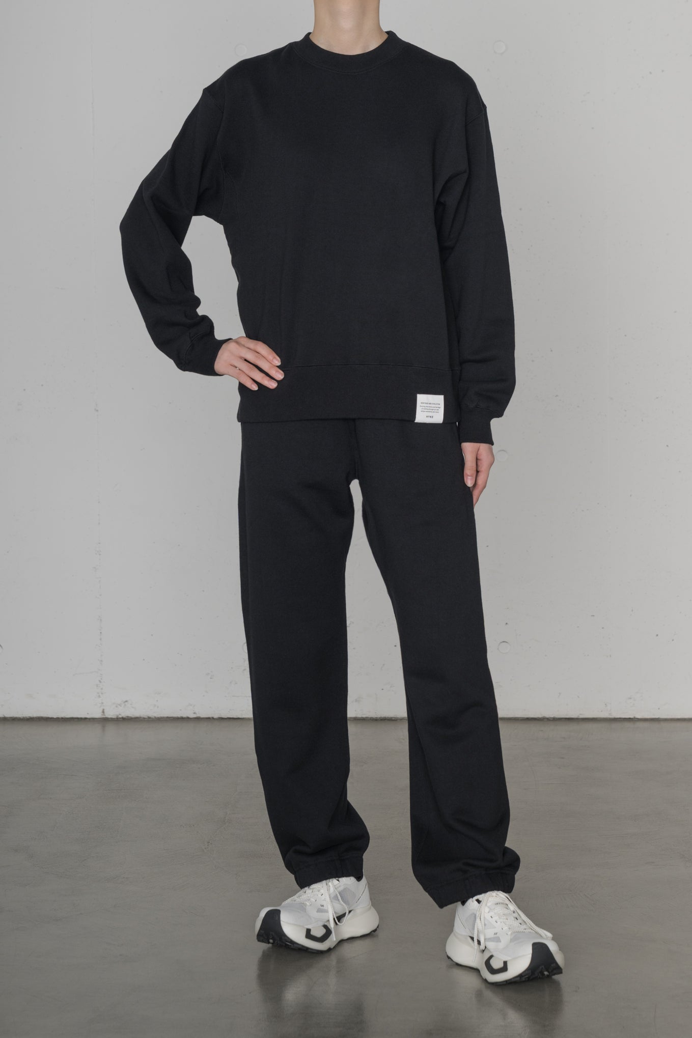 SWEAT SHIRT