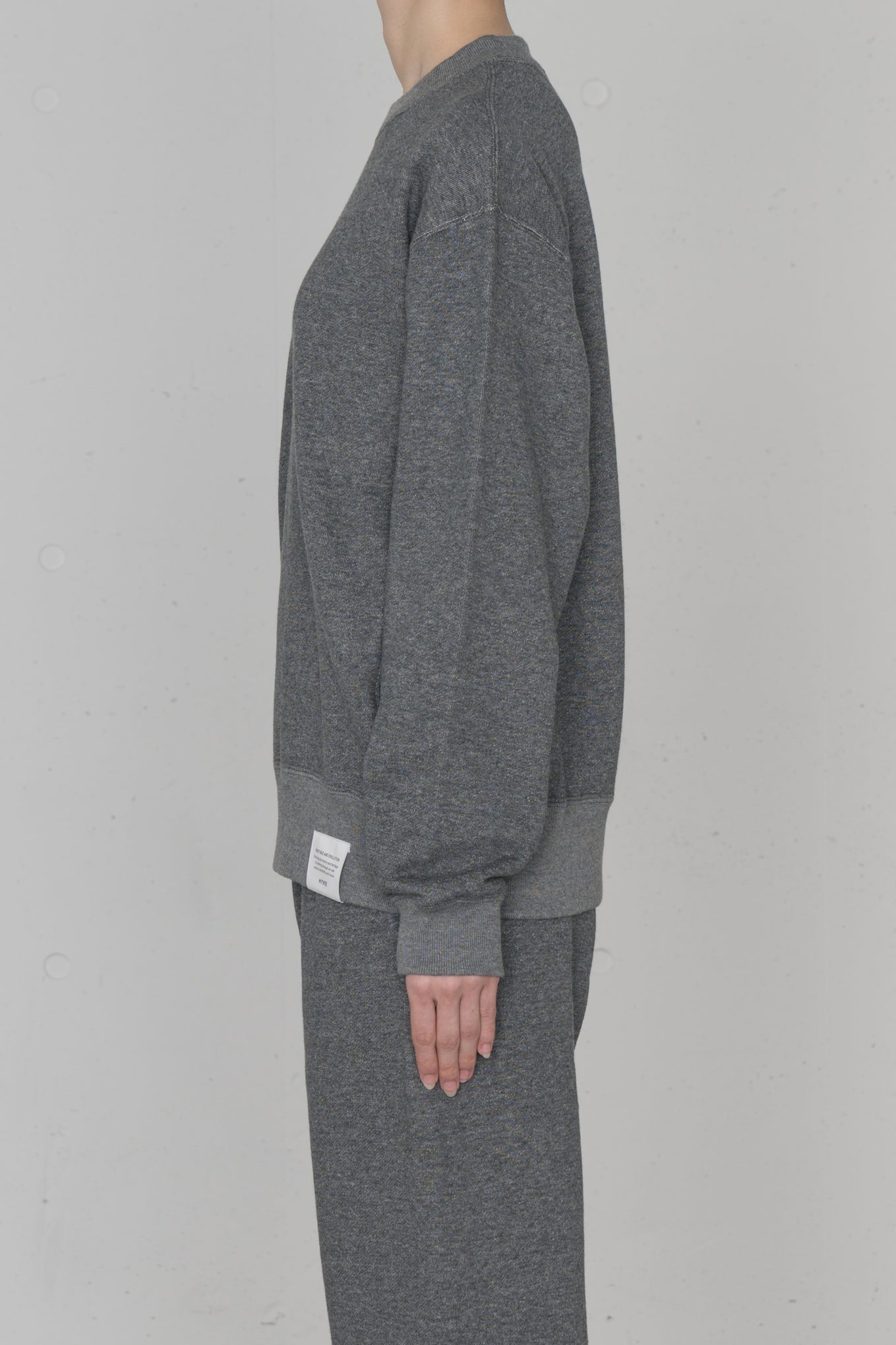 SWEAT SHIRT