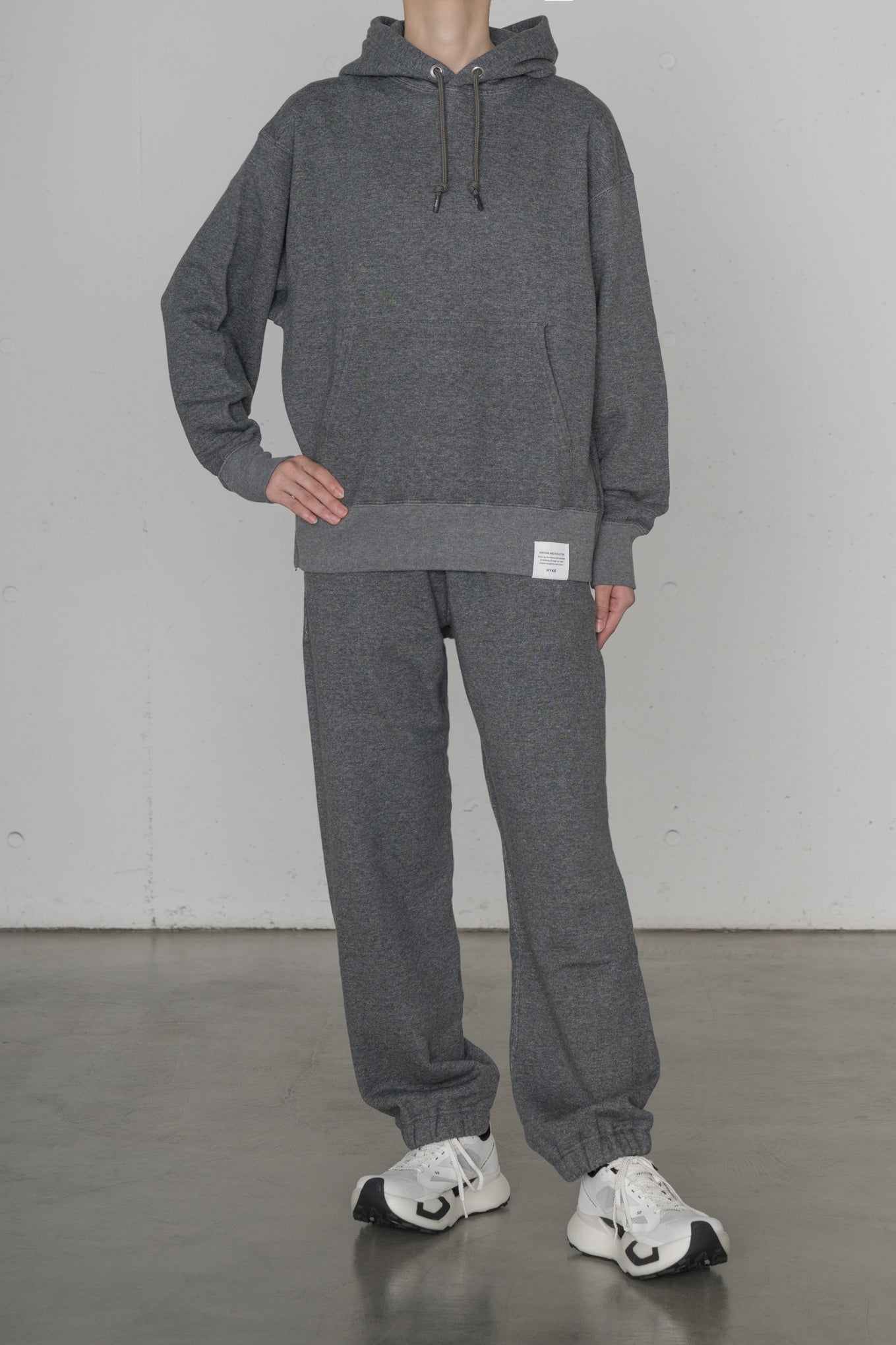 SWEAT HOODIE