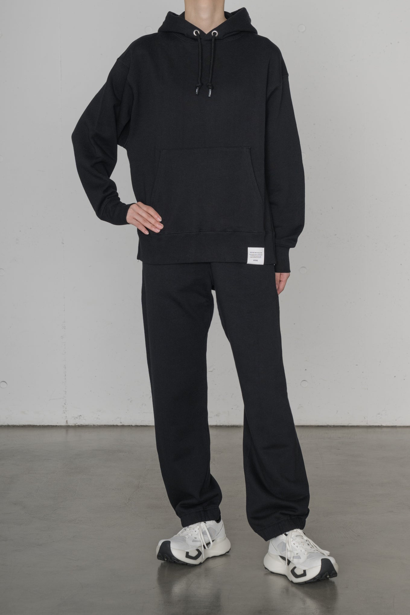 SWEAT PANTS