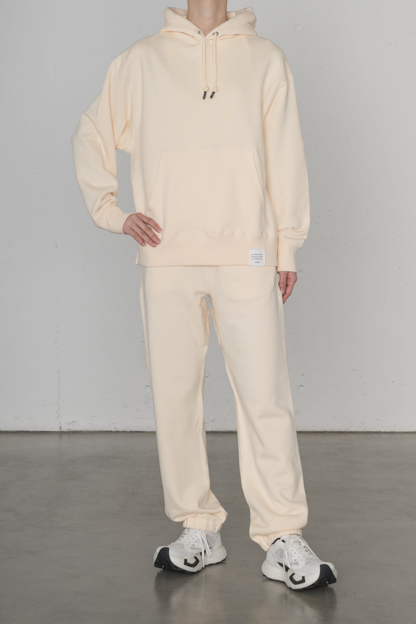 SWEAT PANTS