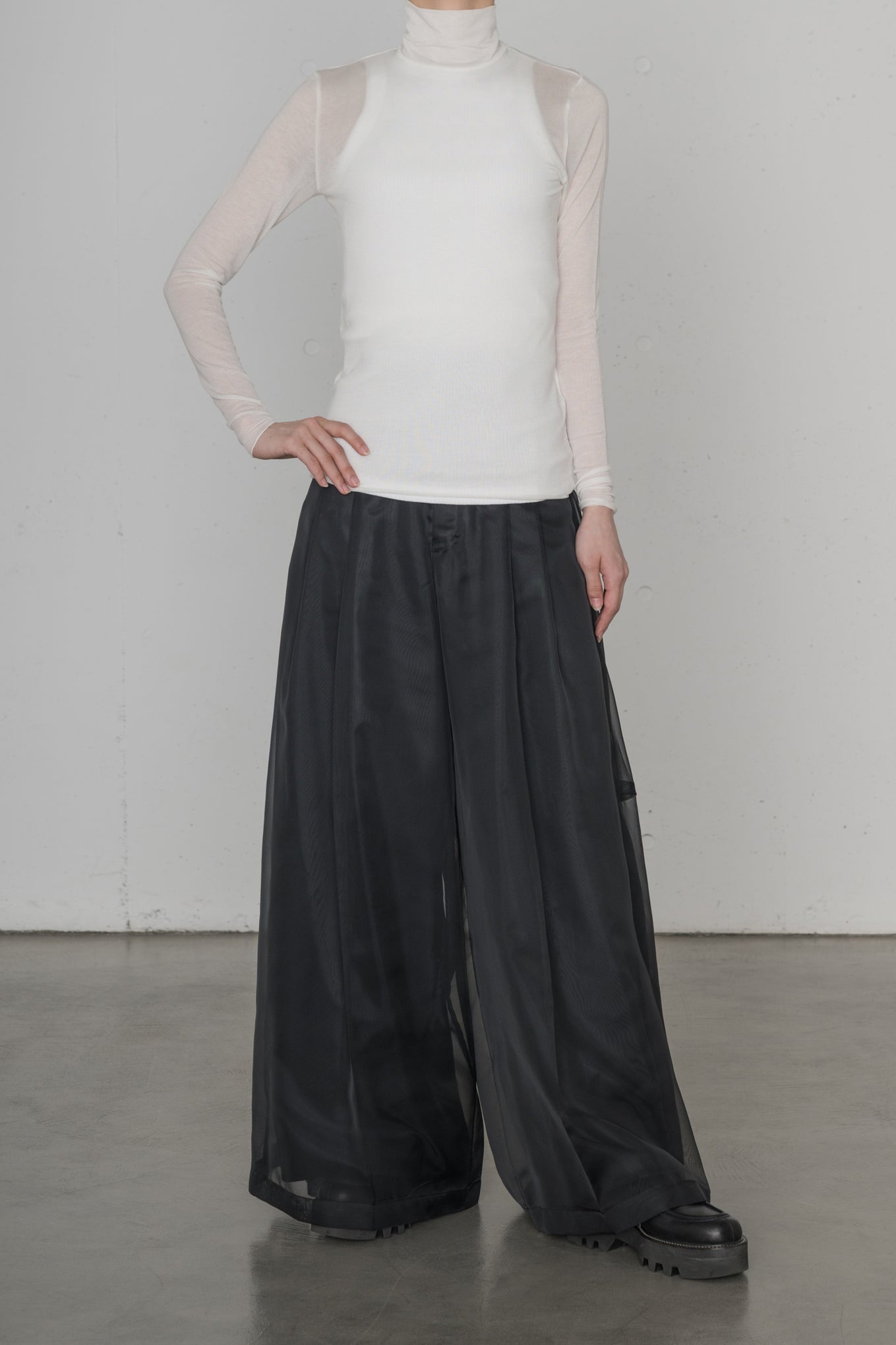 C/S TURTLE NECK TEE