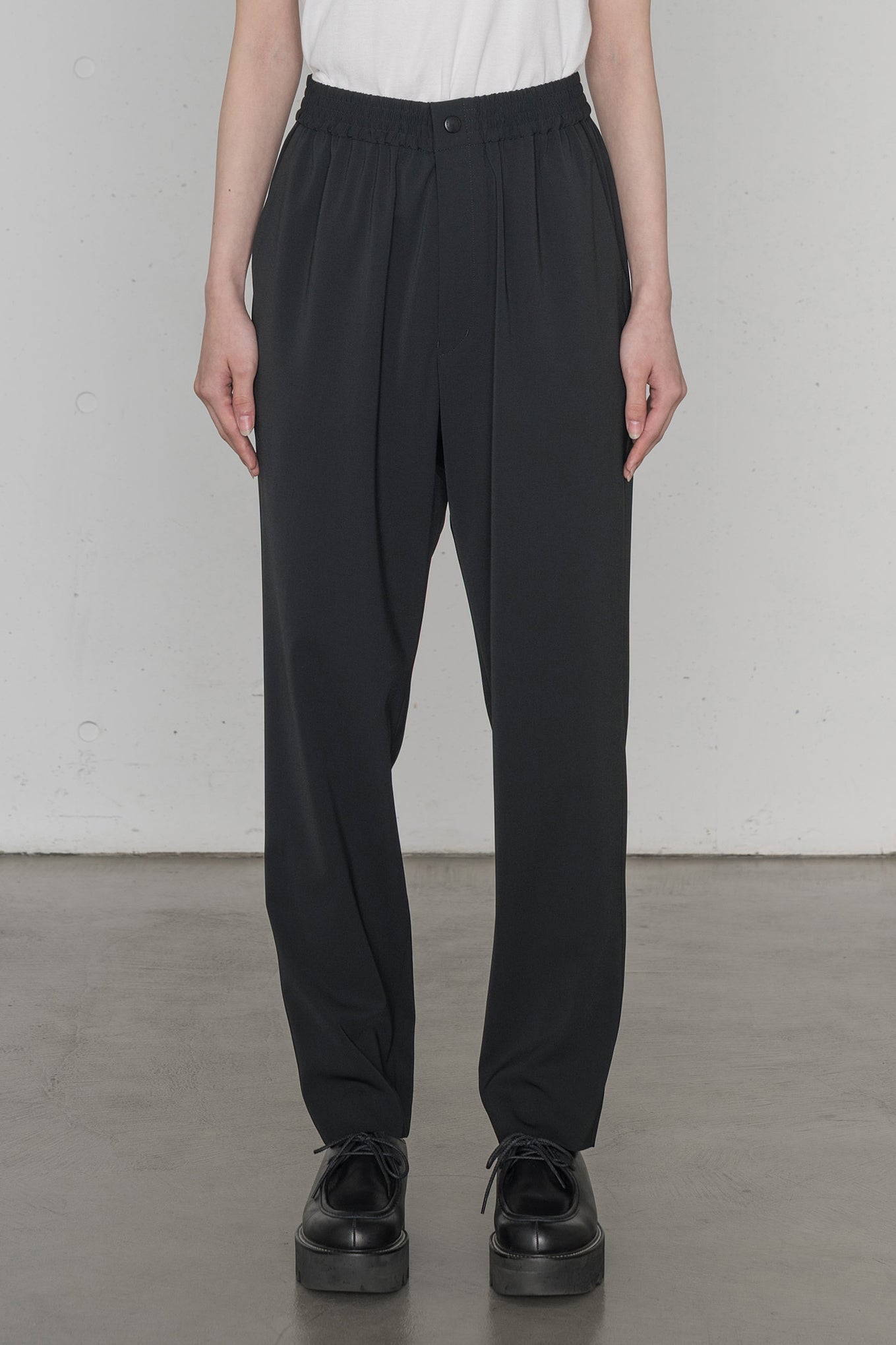 STRETCH TAPERED PANTS