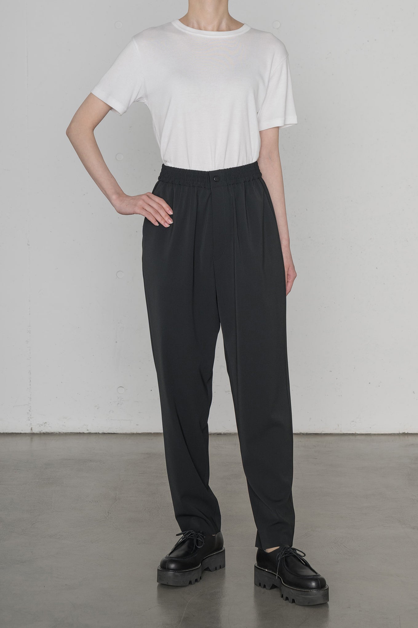 STRETCH TAPERED PANTS