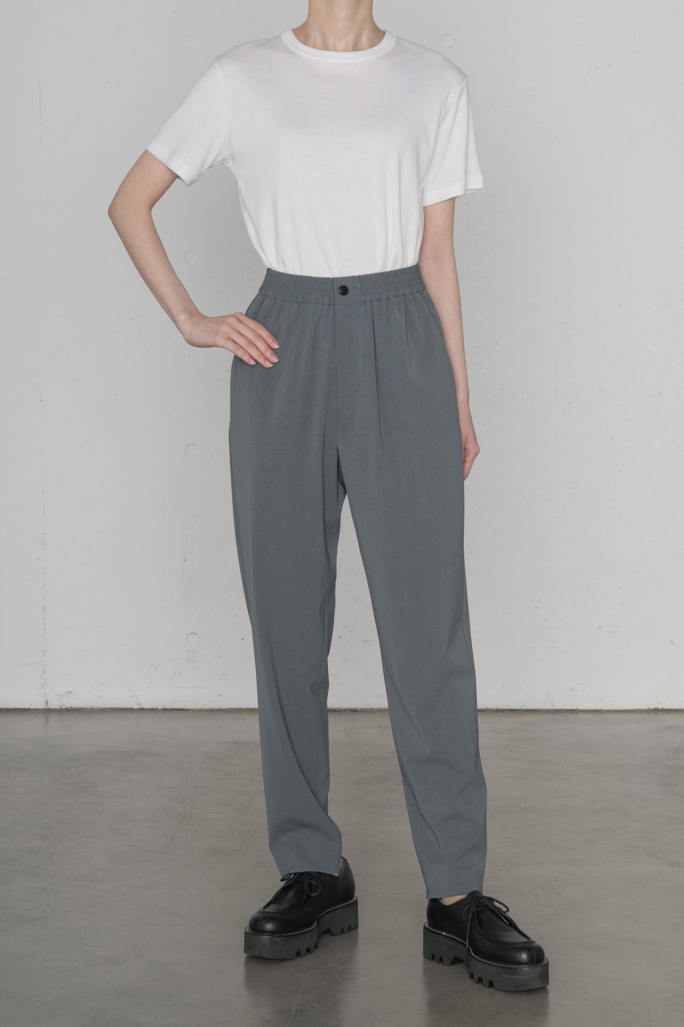 STRETCH TAPERED PANTS