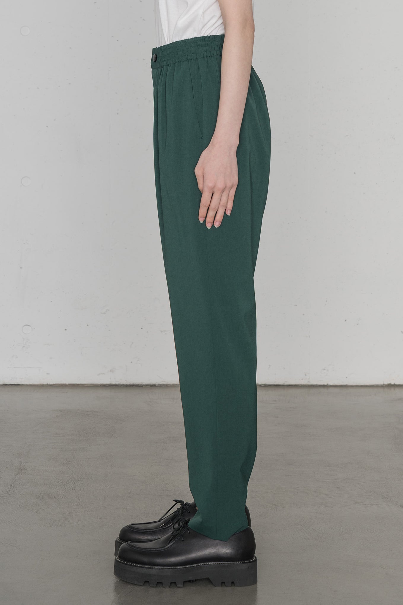 STRETCH TAPERED PANTS