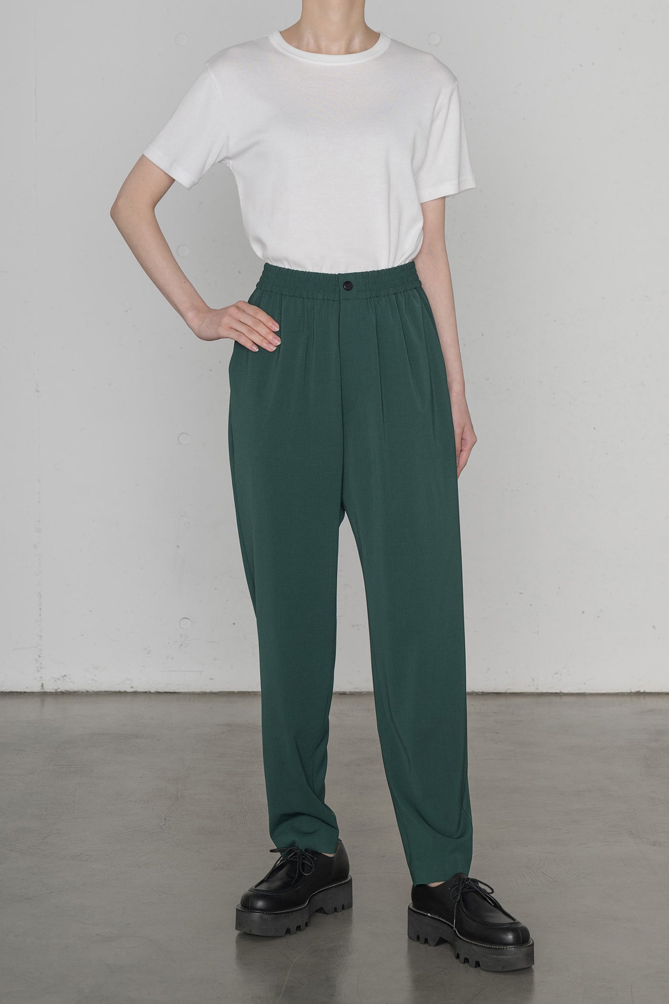 STRETCH TAPERED PANTS