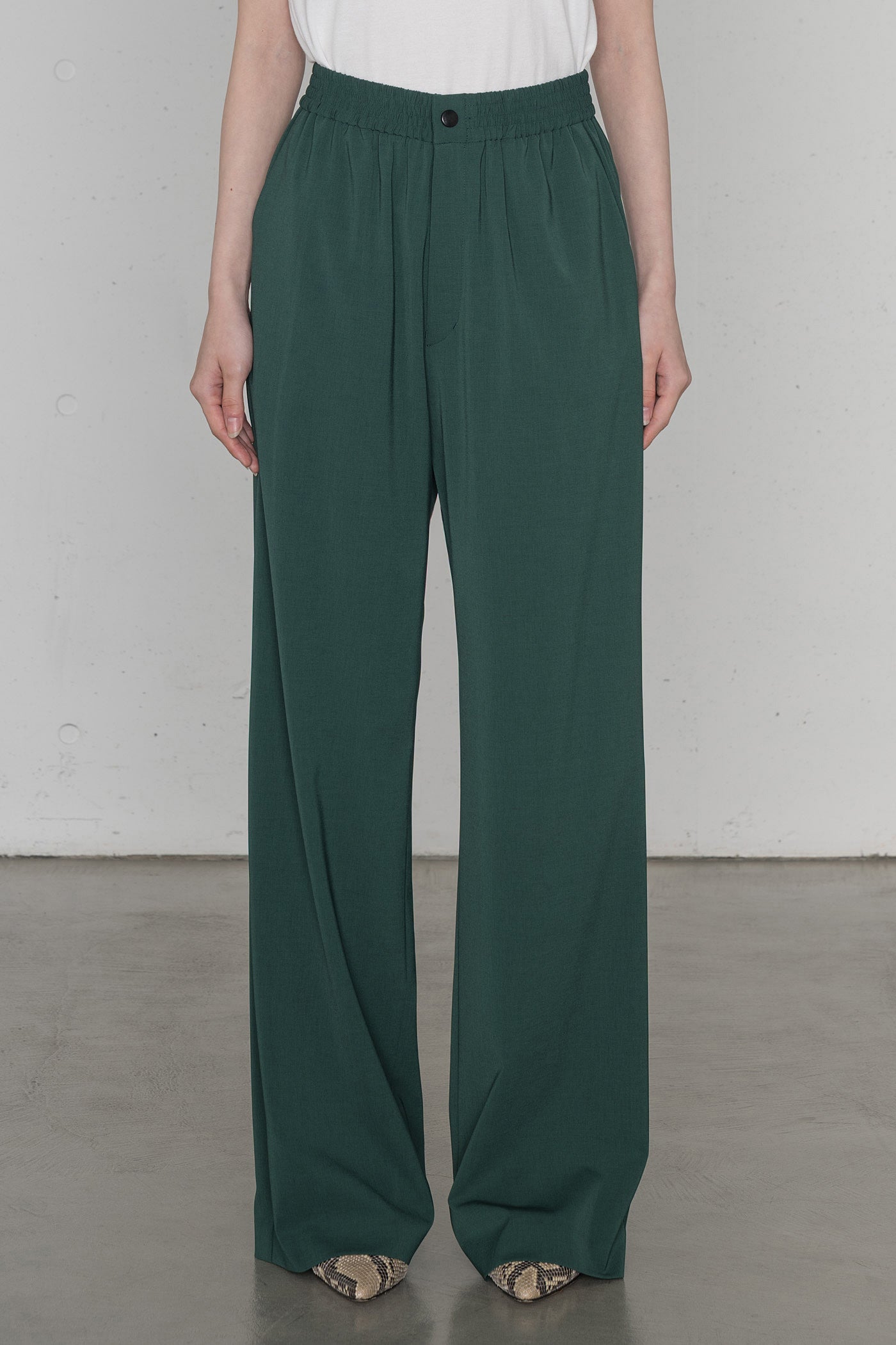 HYKE 近年モデル STRETCH TAPERED PANTS ハイク HYKE,ハイク,STRETCH TAPERED PANTS