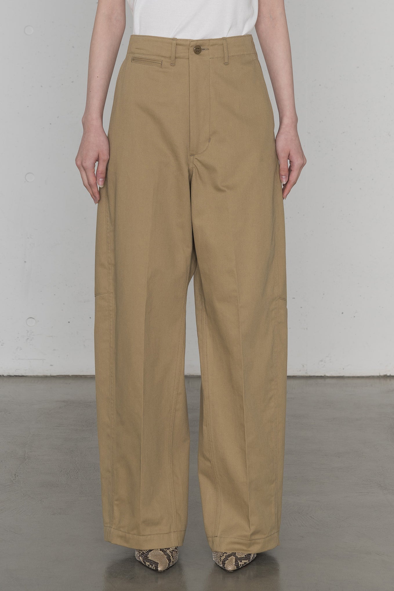 BARREL LEG CHINO PANTS