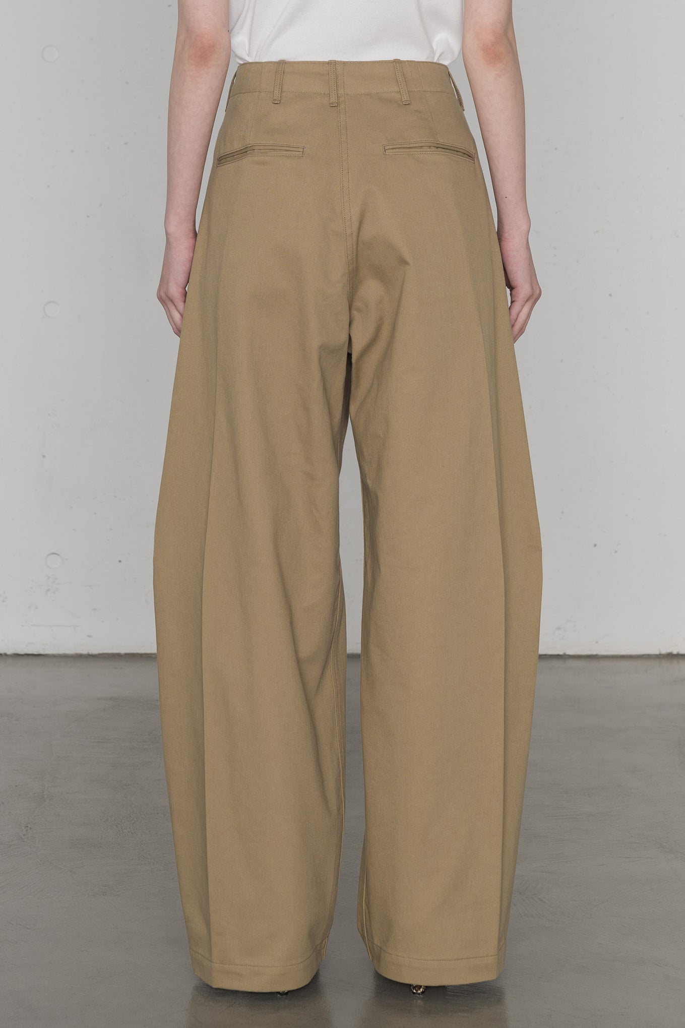 BARREL LEG CHINO PANTS